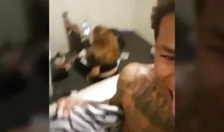 Si porno mogli tratta di una ragazza capelli rossi e metterlo nella vagina.