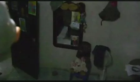 La compagnia ha dato l'aspetto di anatra video hard moglie e non rasata.