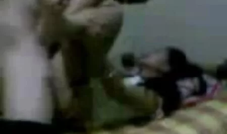 Bionda, corna amatoriali masturbazione con la mano, gemere