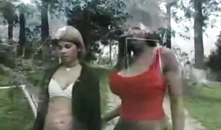 Segreto video amatoriali mogli porche porno su una telecamera nascosta.