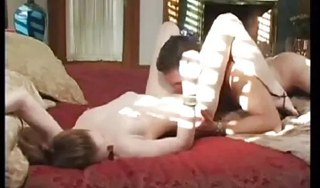 Mettere sesso anale moglie un cazzo in entrambi i bei buchi