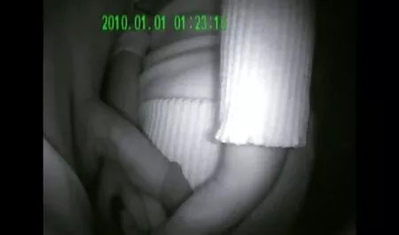 Sottile ragazza sa come video porno la moglie gestire un grosso cazzo.