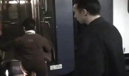 le ragazze che parlano con due russi. moglie lesbica