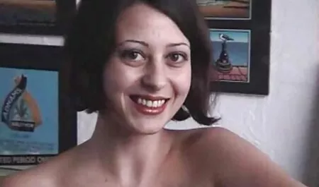 Due amici che video moglie al mare sono stati ingannati da un poliziotto nel dungeon.