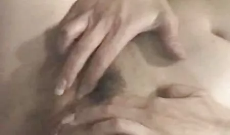 Mia madre è venuta ad aiutare sua figlia, e lei mogliettina sex è fidanzata.