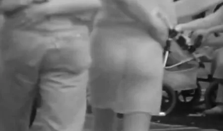 Ha schiaffeggiato la sorella sulla schiena e si fermò sulla porno mogli mature schiena di sua sorella ed è un membro del bdsm