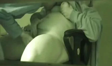 Una ragazza con una porno moglie incinta personalità piacevole che cadde sotto l'ombra di un capo severo
