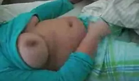 Giovane prostituta per aggiornare me con il buco dove moglie dal massaggiatore gli uomini mettere in bocca