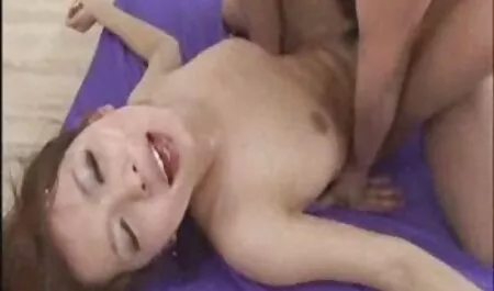In una consultazione privata, un uomo-mangiare pollo ovunque. video porno moglie in calore