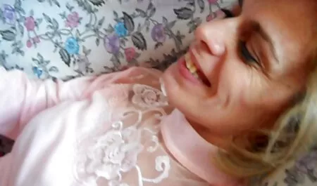 Pigro russo slut scopa con mariti cornuti e umiliati entrambi i fori sul cazzo