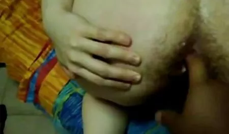 Il giovane del ragazzino video sesso moglie mentre l'amico guarda il film