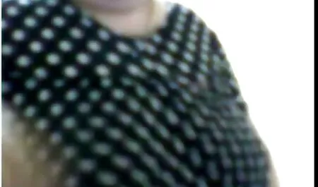 La bellezza russa ha scritto nella bocca moglie amatoriale di me