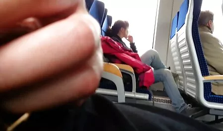 Una moglie palpata bella babysitter russa da una giovane coppia.