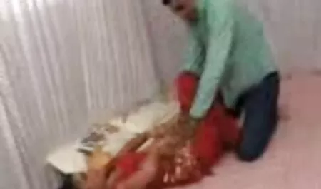 Furgone russo prendere mogli scopano davanti ai mariti il pollo e corse in bagno.