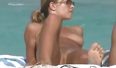 Saliva biondo creare blade il primo moglie esibita in spiaggia