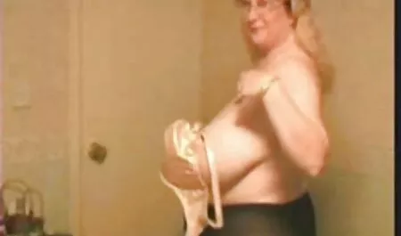 Russo ninfa sul video moglie bendata tavolo è il sesso.