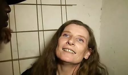 Ragazza russa cornuti guardano intelligente.