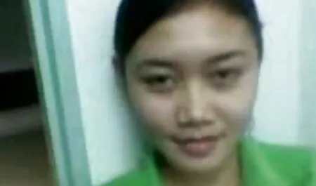 Le ragazze succose con gli uccelli hanno tette marito italiano cornuto flessibili.