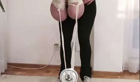 Trucco illimitato di moglie italiana trombata masturbazione e orgasmo ovvio.