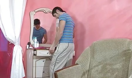 Stranamente, viene rapita da mogli puttane porno un uomo e succhia il suo sperma mentre fa una lingua deliziosa.
