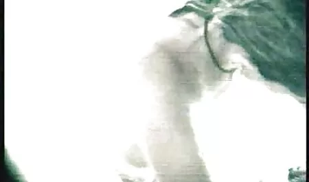 I due uomini, per le ragazze di condividere e l'acqua moglie spompina amico per voi